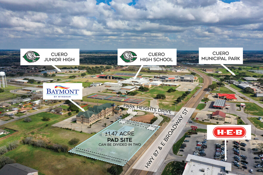 E Broadway St, Cuero, TX à vendre - Photo de l’immeuble – Image 1 sur 7