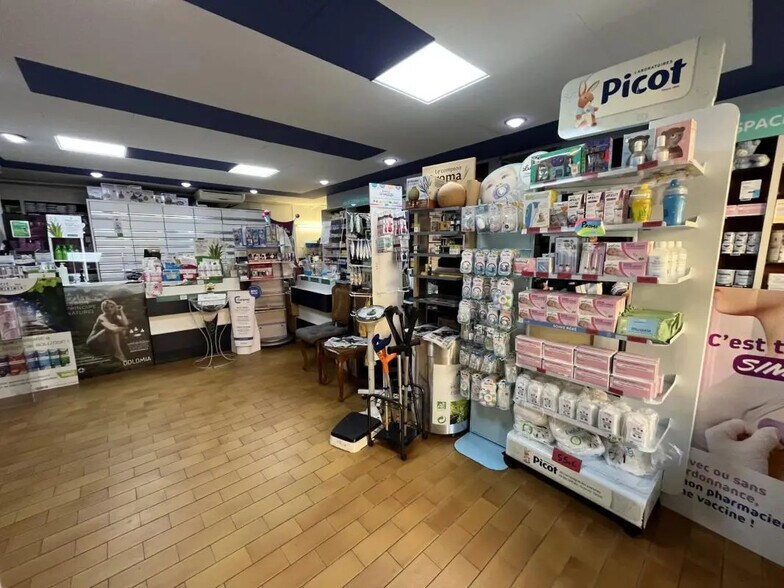 Local commercial dans Drap à louer - Photo de l’immeuble – Image 2 sur 9