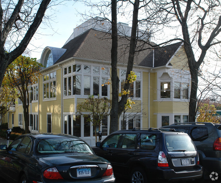 130 Mason St, Greenwich, CT à louer - Photo de l’immeuble – Image 3 sur 7