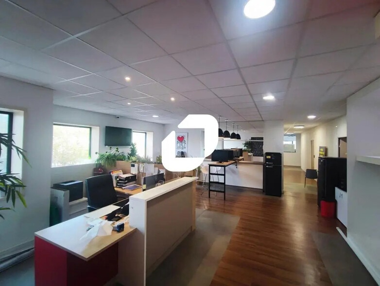 Bureau dans Rosny-sous-Bois à vendre - Photo de l’immeuble – Image 2 sur 7