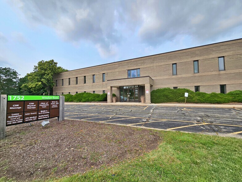 1752 Windsor Rd, Loves Park, IL à louer - Photo de l’immeuble – Image 2 sur 8