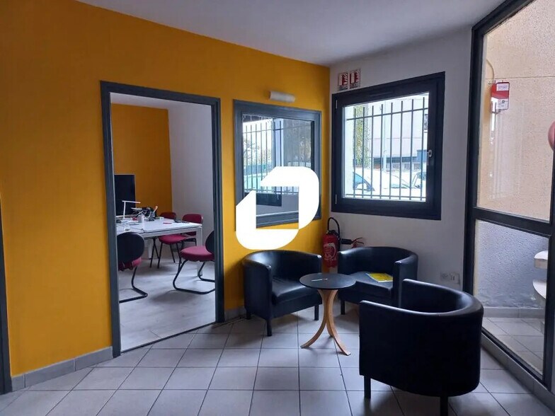 Bureau dans Mons-en-Baroeul à louer - Photo intérieure – Image 2 sur 7