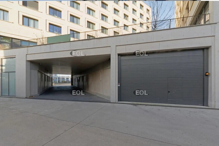 Local d’activités dans Paris à louer - Photo de l’immeuble – Image 2 sur 8