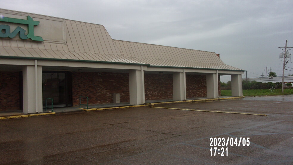 1656 Martin Luther King Blvd N, Greenville, MS à vendre - Photo de l’immeuble – Image 3 sur 34