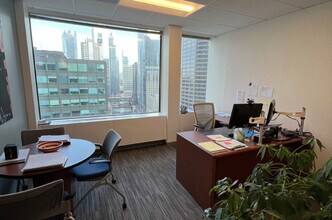 120 S Riverside Plz, Chicago, IL à louer Photo intérieure– Image 2 sur 8