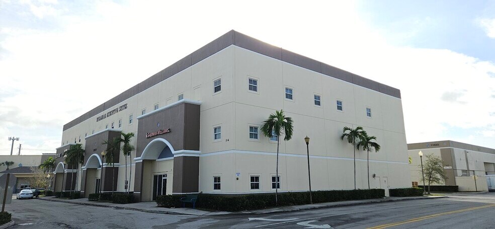 11820 Miramar Pky, Miramar, FL à louer - Photo de l’immeuble – Image 2 sur 14