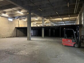 Bureau dans Garges-lès-Gonesse à louer Photo de l’immeuble– Image 2 sur 2