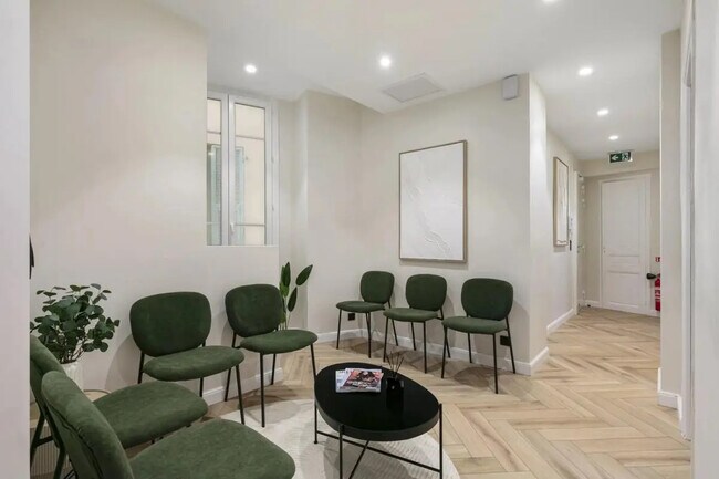Plus de détails pour Bureau, Local commercial à louer