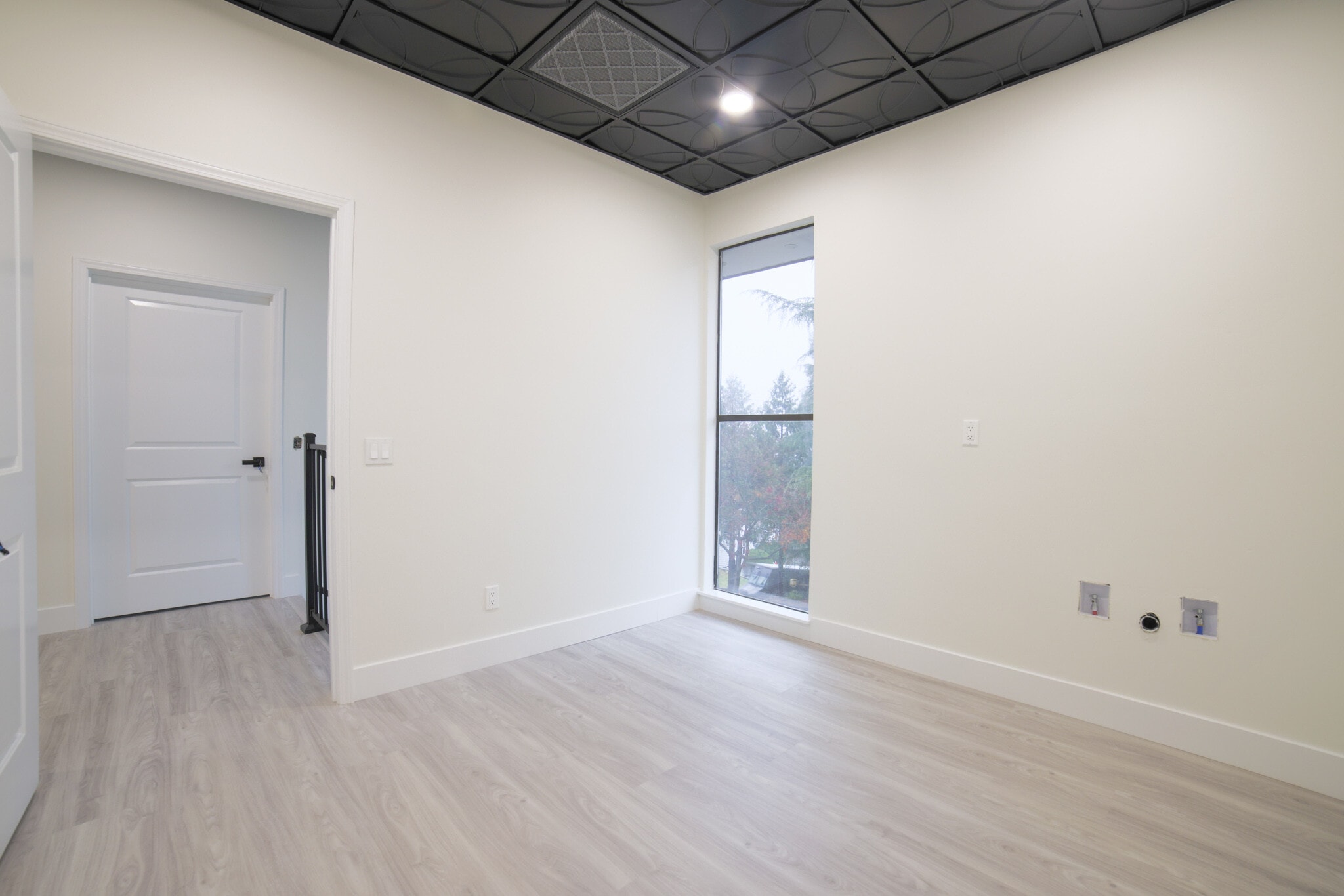 941 Spring St, Placerville, CA à louer Photo intérieure– Image 1 sur 2