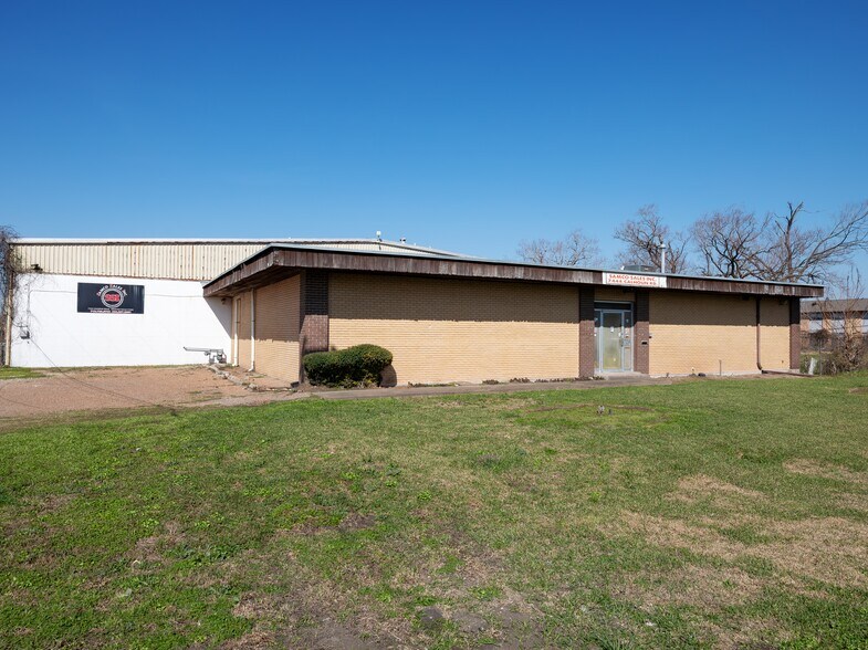 Calhoun Industrial Office Warehouse portefeuille de 2 biens à vendre sur LoopNet.fr - Photo de l’immeuble – Image 2 sur 70