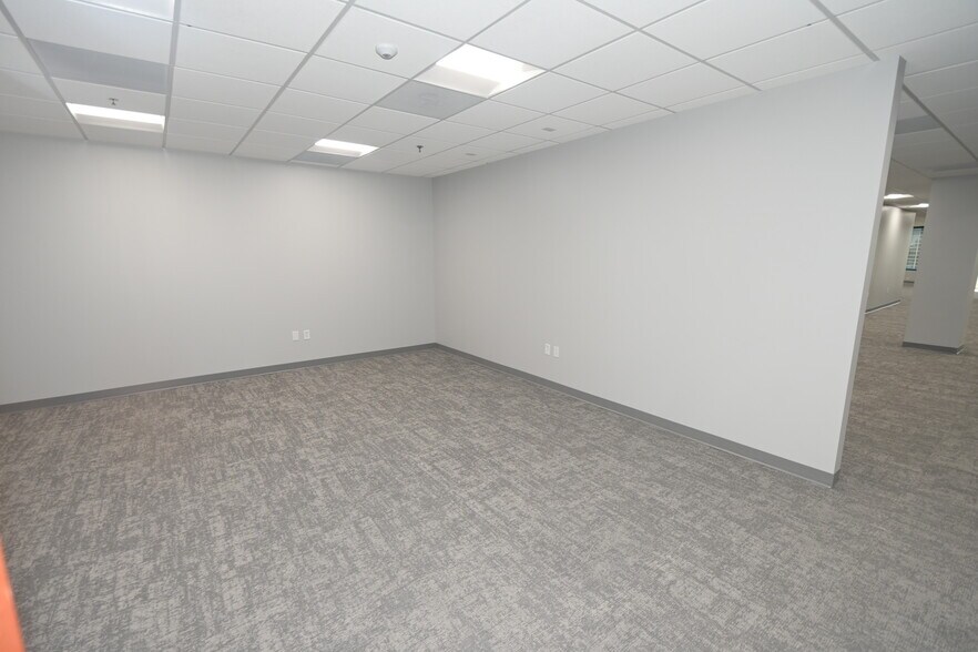 225 E Robinson St, Orlando, FL à louer - Photo de l’immeuble – Image 2 sur 66