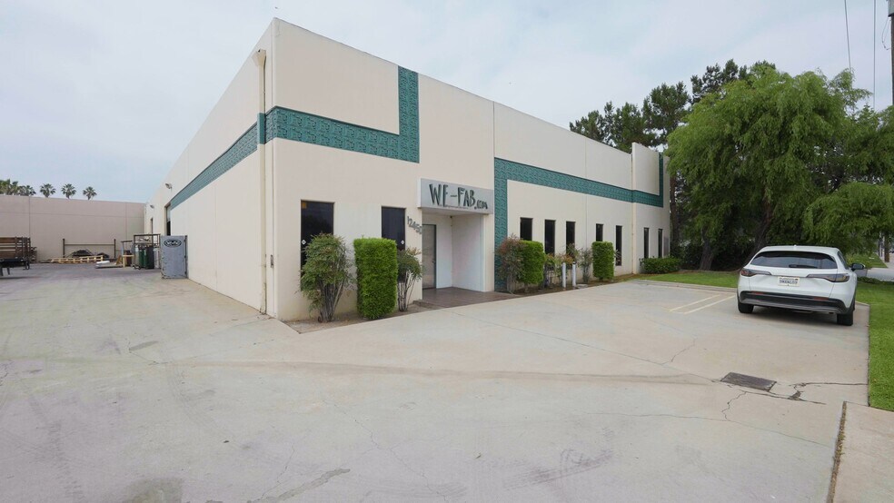 12450 Lakeland Rd, Santa Fe Springs, CA à vendre - Vidéo sur l’annonce professionnelle – Image 2 sur 17
