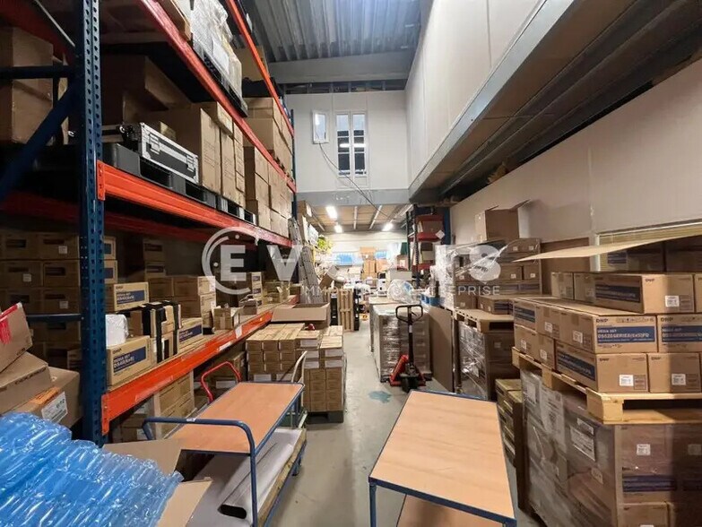Local d'activités dans Lieusaint à vendre - Photo intérieure – Image 3 sur 7