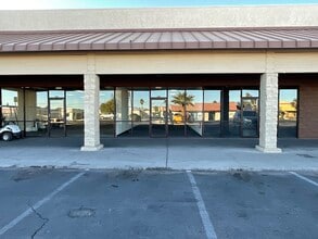 3055 E Tropicana Rd, Las Vegas, NV à louer Photo de l’immeuble– Image 1 sur 1