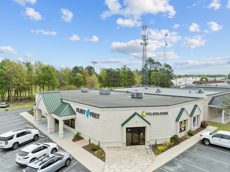 207 E Arlington Blvd, Greenville, NC à louer - Photo de l’immeuble – Image 3 sur 33