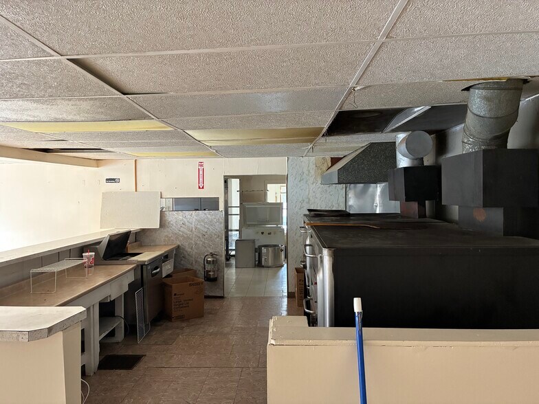 985 Main St, Holden, MA à louer - Photo de l’immeuble – Image 2 sur 3