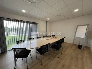Plus de détails pour 39 Avenue Gaston Imbert, Rousset - Bureau, Local d'activités à louer