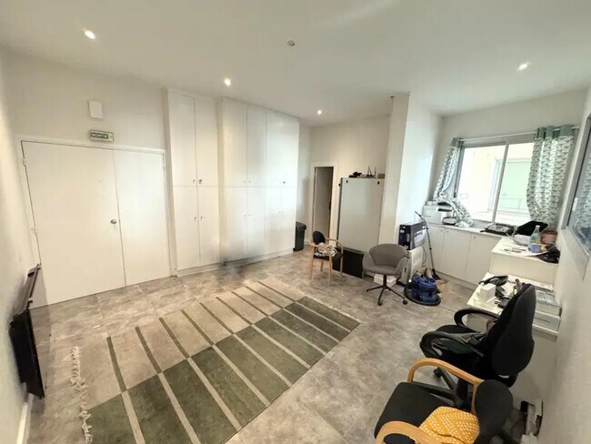 Plus de détails pour Bureau à vendre