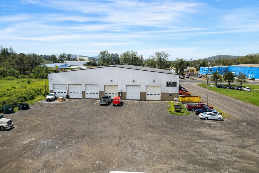 1644 East St, Pittsfield, MA à vendre - Photo de l’immeuble – Image 3 sur 8