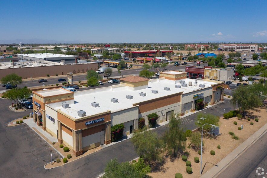 1075 N 51st Ave, Phoenix, AZ à louer - Photo de l’immeuble – Image 3 sur 12