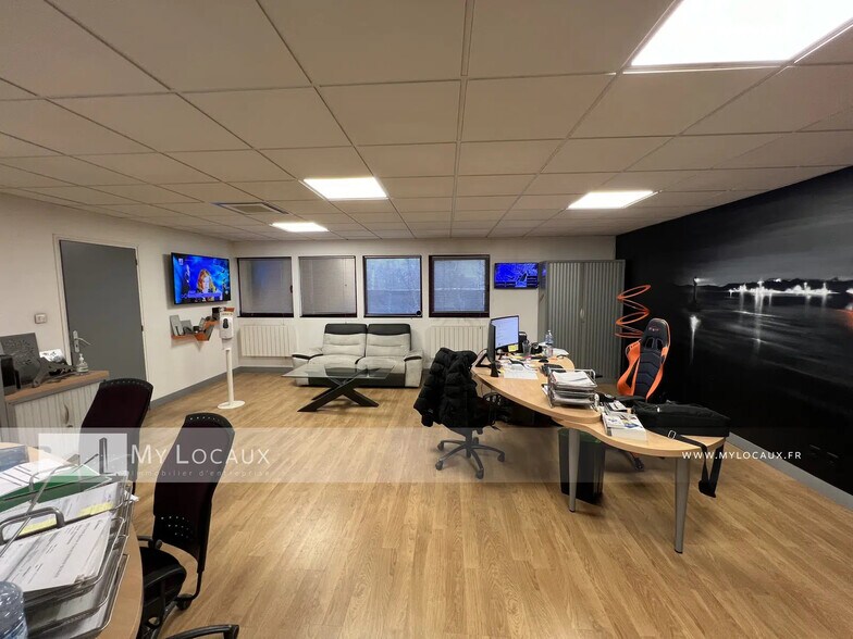 Local d'activités dans SAINT-OUEN-L'AUMONE à vendre - Photo intérieure – Image 2 sur 9