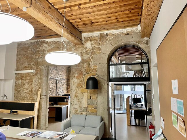 Plus de détails pour Bureau à vendre