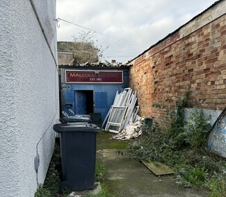 Plus de détails pour 27 Coed Coch Rd, Colwyn Bay - Local d’activités à vendre