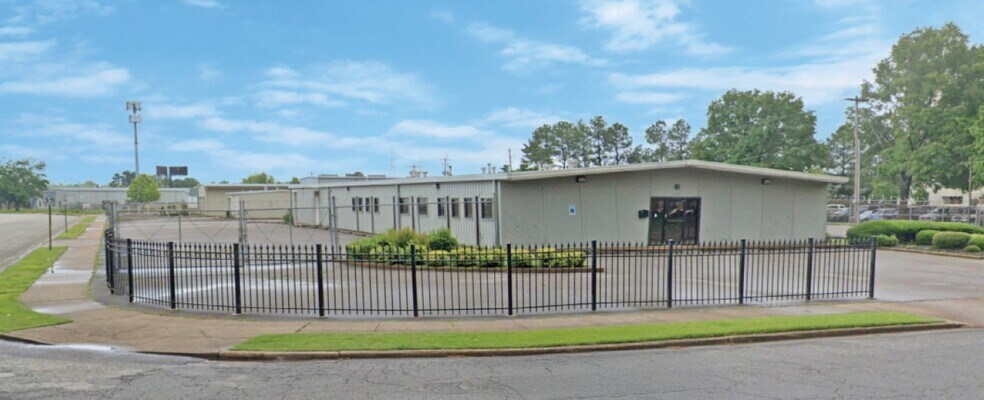 3225 Sharpe Ave, Memphis, TN à vendre - Photo de l’immeuble – Image 1 sur 5