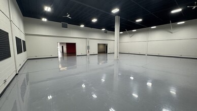 6019-6033 3 St SE, Calgary, AB à louer Photo intérieure– Image 1 sur 4