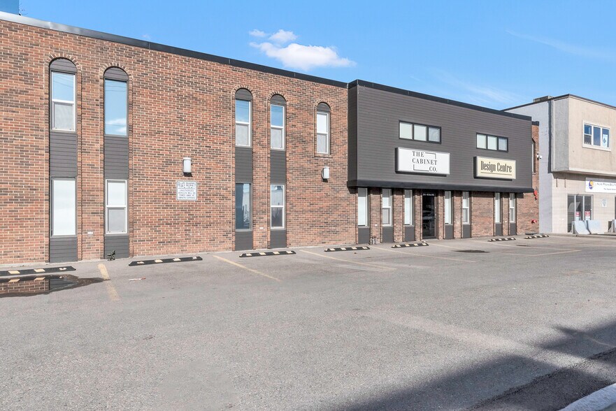 216 40th Ave NE, Calgary, AB à louer - Photo de l’immeuble – Image 1 sur 39