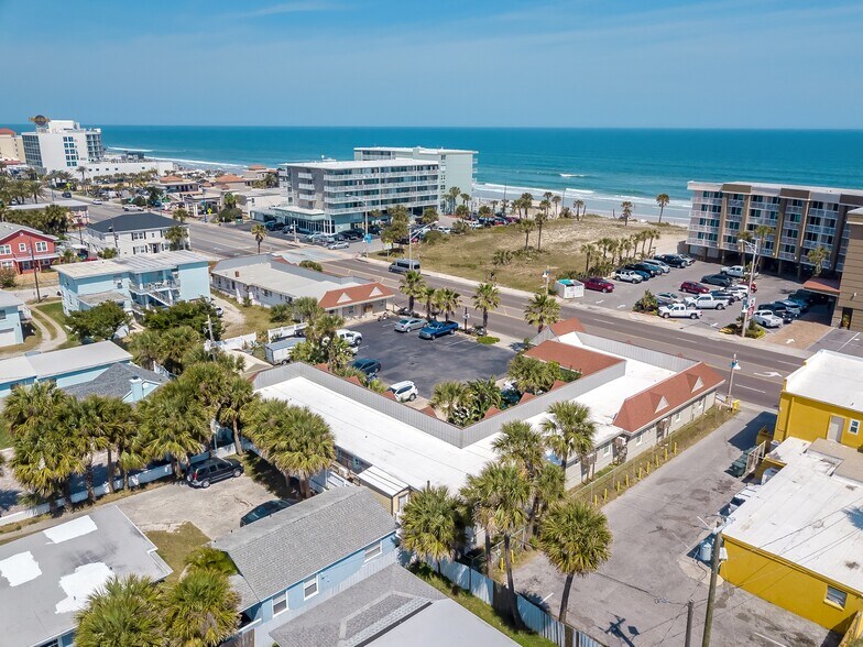 735 N Atlantic Ave, Daytona Beach, FL à vendre - Photo de l’immeuble – Image 3 sur 14