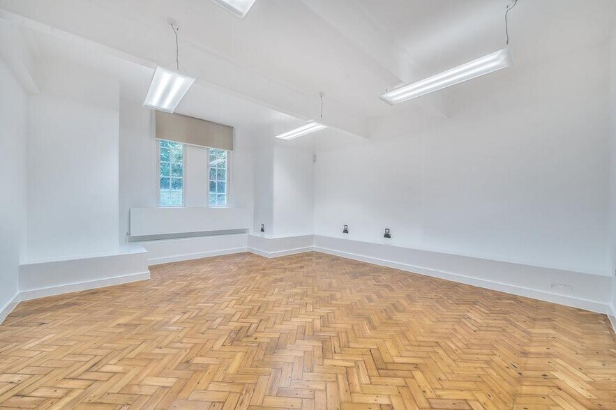 29 Peckham Rd, Londres à louer - Photo de l’immeuble – Image 1 sur 12