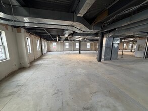 3161 Amboy Rd, Staten Island, NY à louer Photo intérieure– Image 1 sur 2