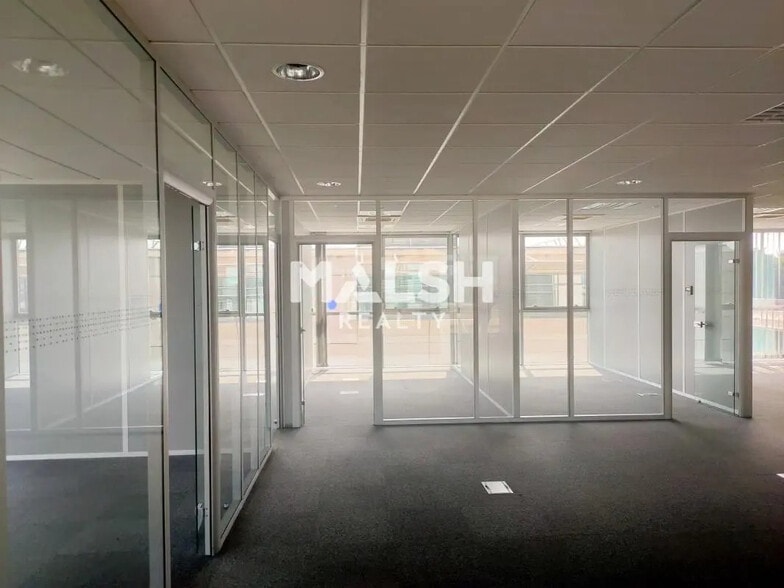 Bureau dans Bron à vendre - Photo intérieure – Image 3 sur 8