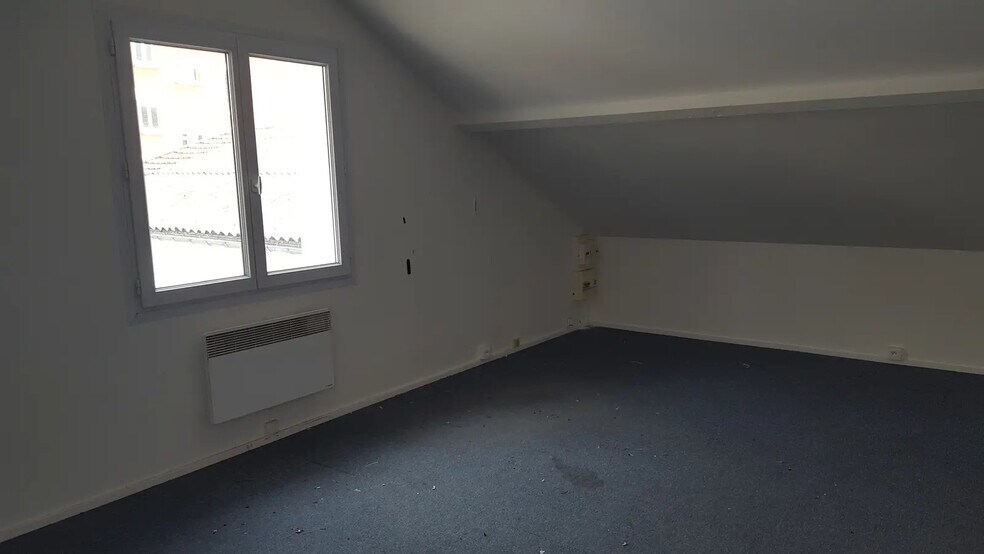 Bureau dans Champigny-Sur-Marne à louer - Photo de l’immeuble – Image 3 sur 5