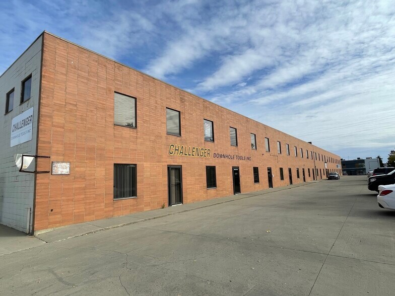 9712-9732 54th Ave NW, Edmonton, AB à louer - Photo de l’immeuble – Image 1 sur 3