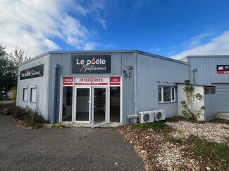 Plus de détails pour Local d'activités à louer