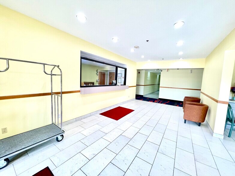 765 Highway 51 S, Ripley, TN à vendre - Hall d’entrée – Image 3 sur 8