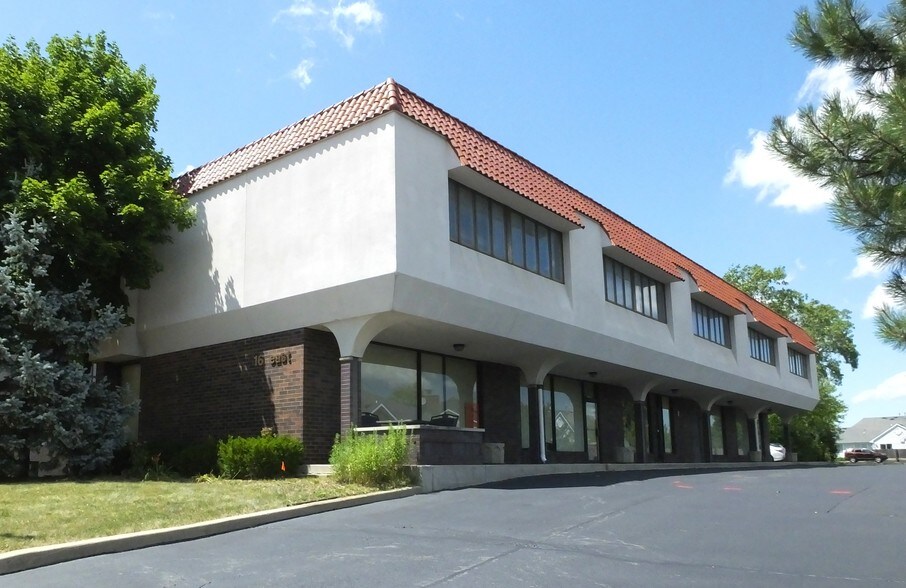 16 E Schaumburg Rd, Schaumburg, IL à vendre - Photo de l’immeuble – Image 1 sur 5
