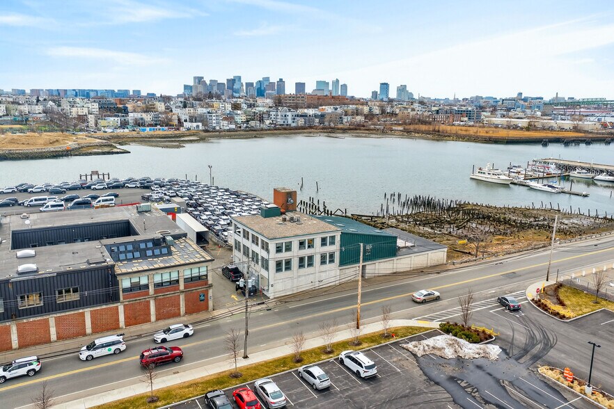 227 Marginal St, Chelsea, MA à louer - Photo de l’immeuble – Image 2 sur 14