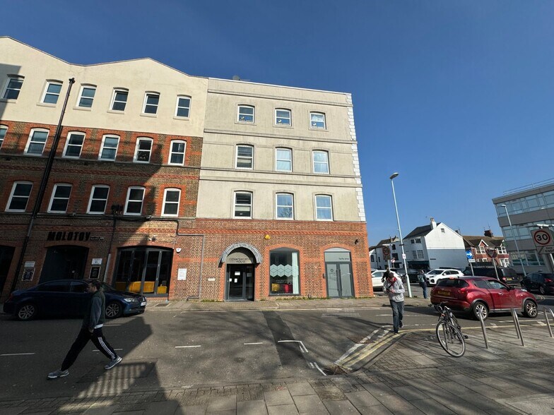31-41 Chatsworth Rd, Worthing à louer - Photo de l’immeuble – Image 2 sur 4