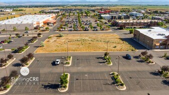 Skyway Regional Shopping Center - Terrain