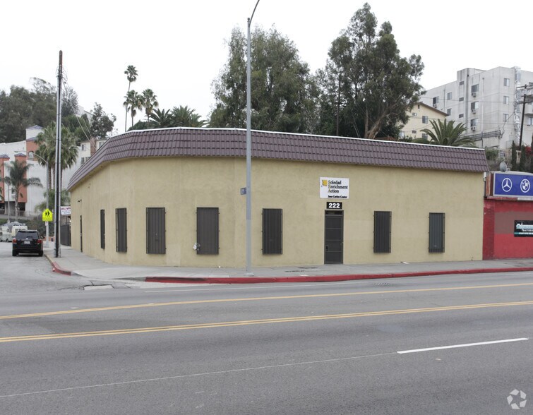 222 N Virgil Ave, Los Angeles, CA à vendre - Photo principale – Image 1 sur 4