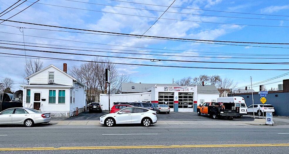 170 Broadway, Malden, MA à vendre - Photo de l’immeuble – Image 1 sur 16