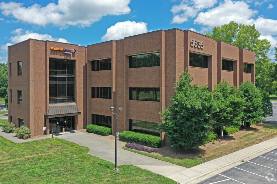5635 Hanes Mill Rd, Winston-Salem, NC à louer - Photo de l’immeuble – Image 1 sur 4