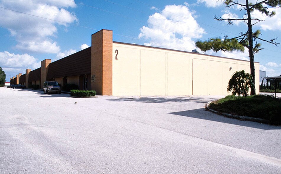 3620-3648 Silver Star Rd, Orlando, FL à louer - Photo de l’immeuble – Image 2 sur 5