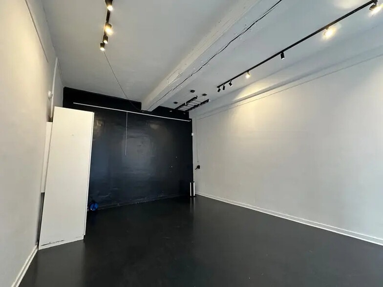 Local commercial dans Lyon à louer - Photo de l’immeuble – Image 3 sur 3