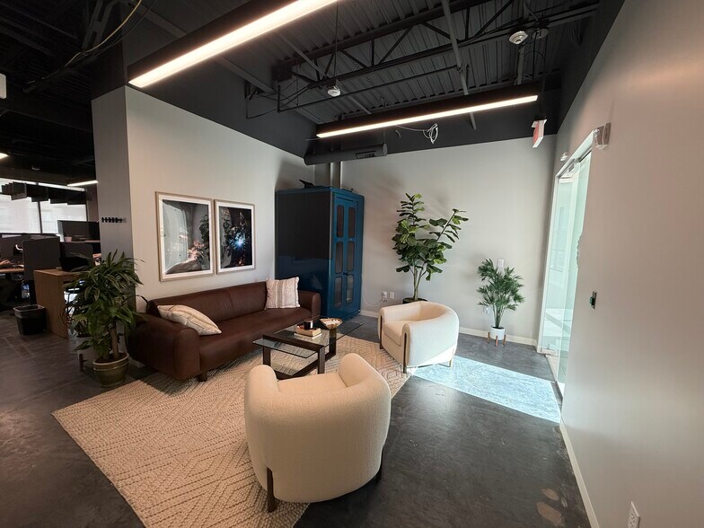 168 E Midvillage Rd, Sandy, UT à louer - Photo intérieure – Image 2 sur 68
