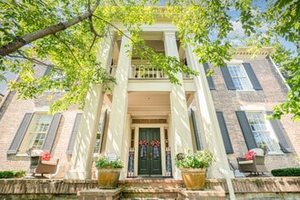 137 3rd Ave N, Franklin, TN à louer Photo de l’immeuble– Image 1 sur 25