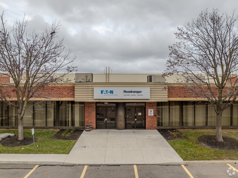 2160 Williams Pky, Brampton, ON à louer - Photo principale – Image 2 sur 4